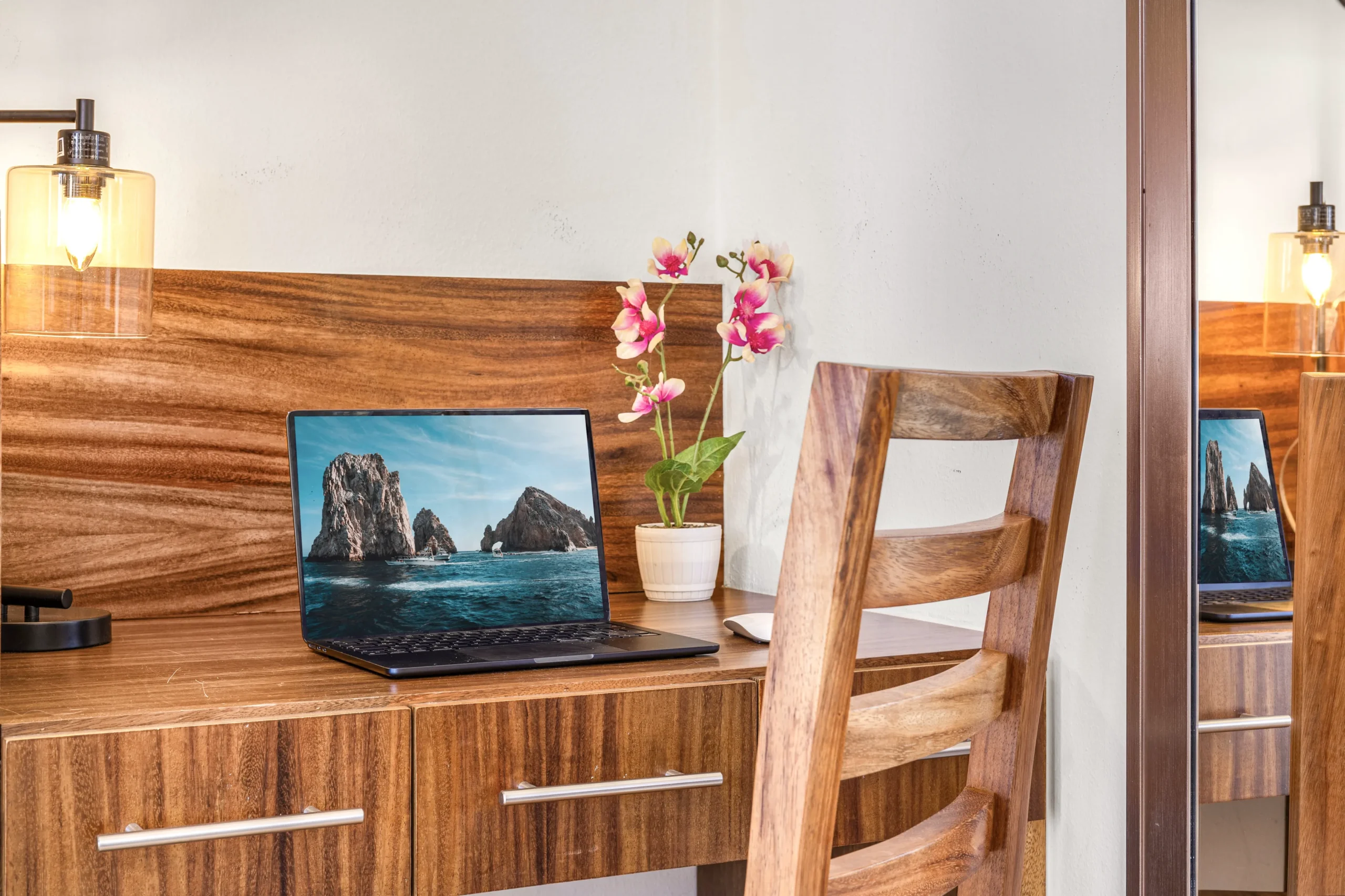 Work station
